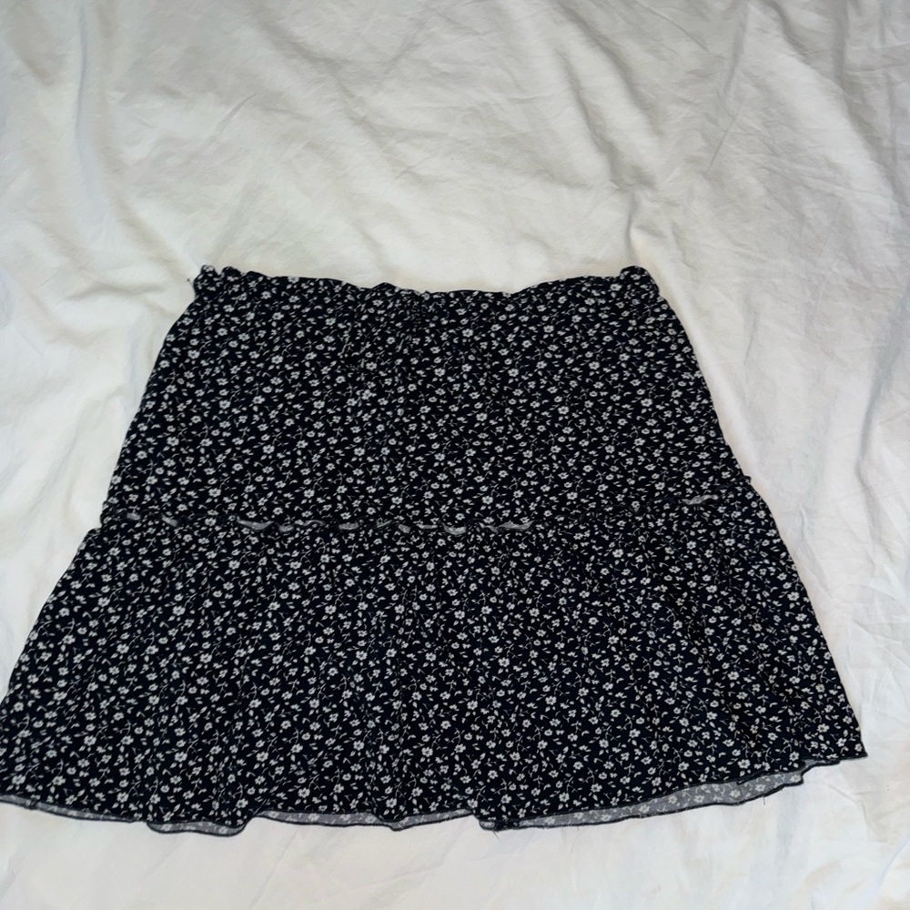 Brandy Melville Black and White Floral Mini Skirt